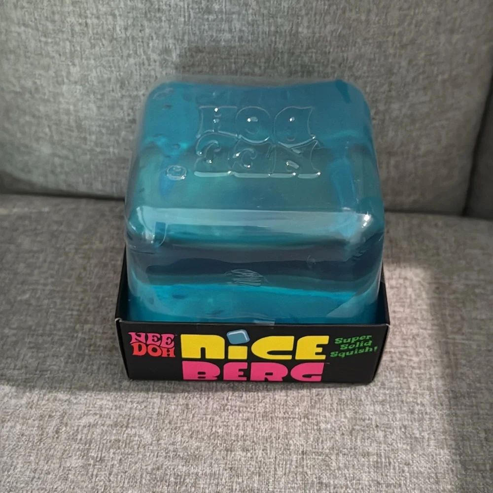Nice Berg Blue Super Solid Squish Kids Toy - Picture 4 of 5
